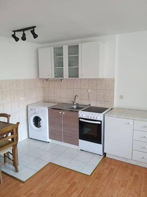 Nice Apartment On Quite Location Near City Center Split Dış mekan fotoğraf