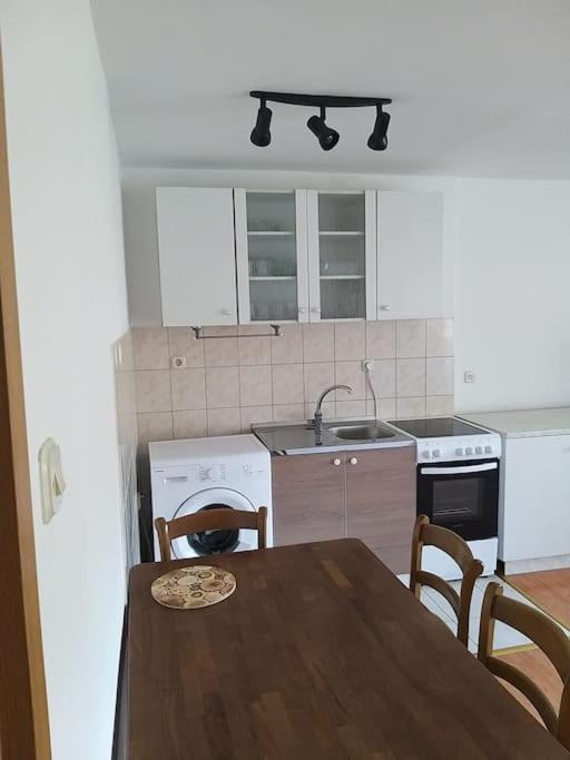 Nice Apartment On Quite Location Near City Center Split Dış mekan fotoğraf